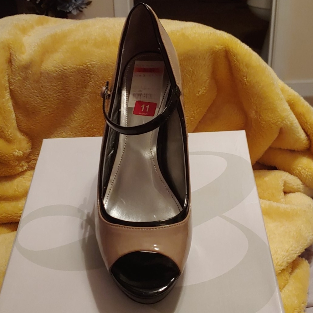 Pumps - Picture 3 of 3